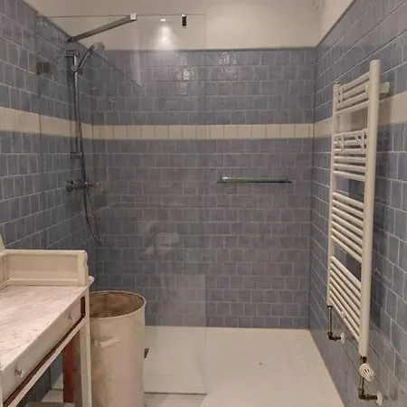 Cosy Close To Anne Frank House