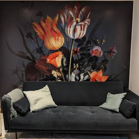 Cosy Close To Anne Frank House *